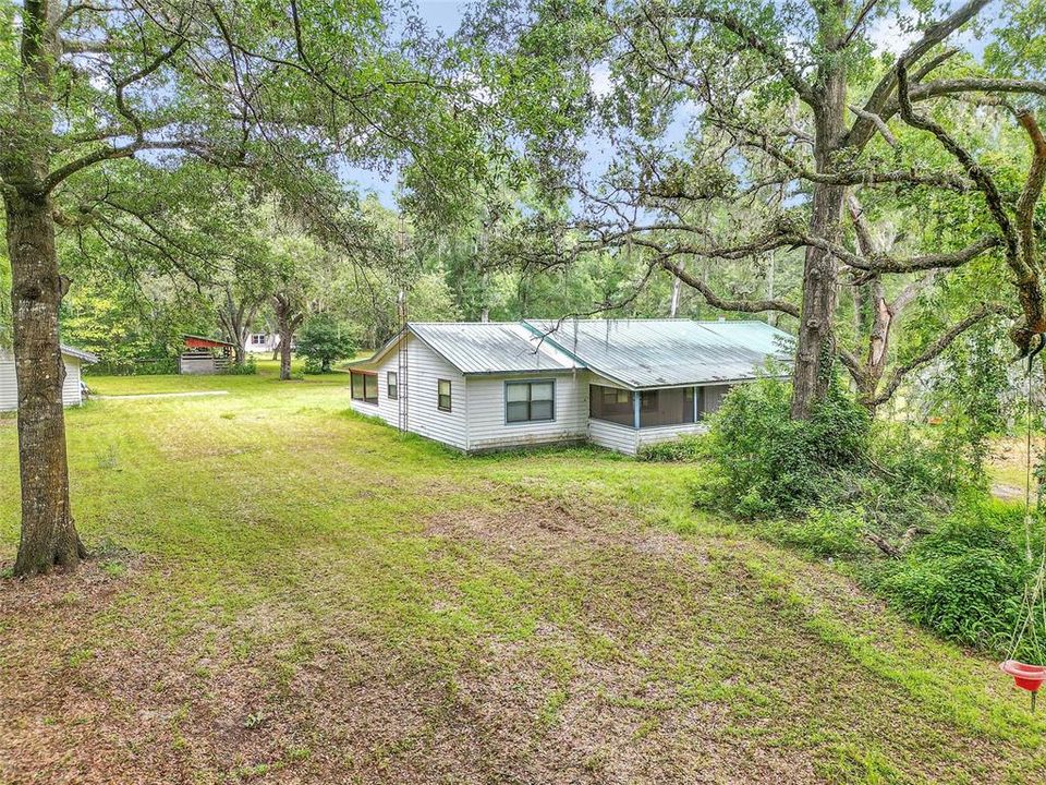 For Sale: $399,900 (6 beds, 4 baths, 2478 Square Feet)