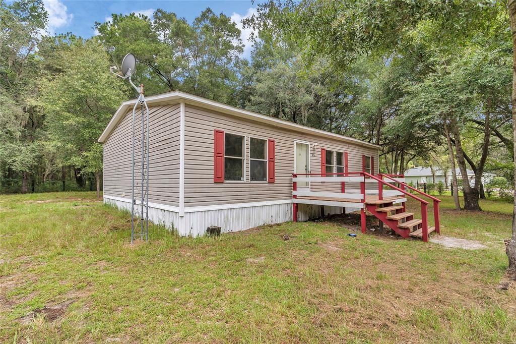 For Sale: $399,900 (6 beds, 4 baths, 2478 Square Feet)