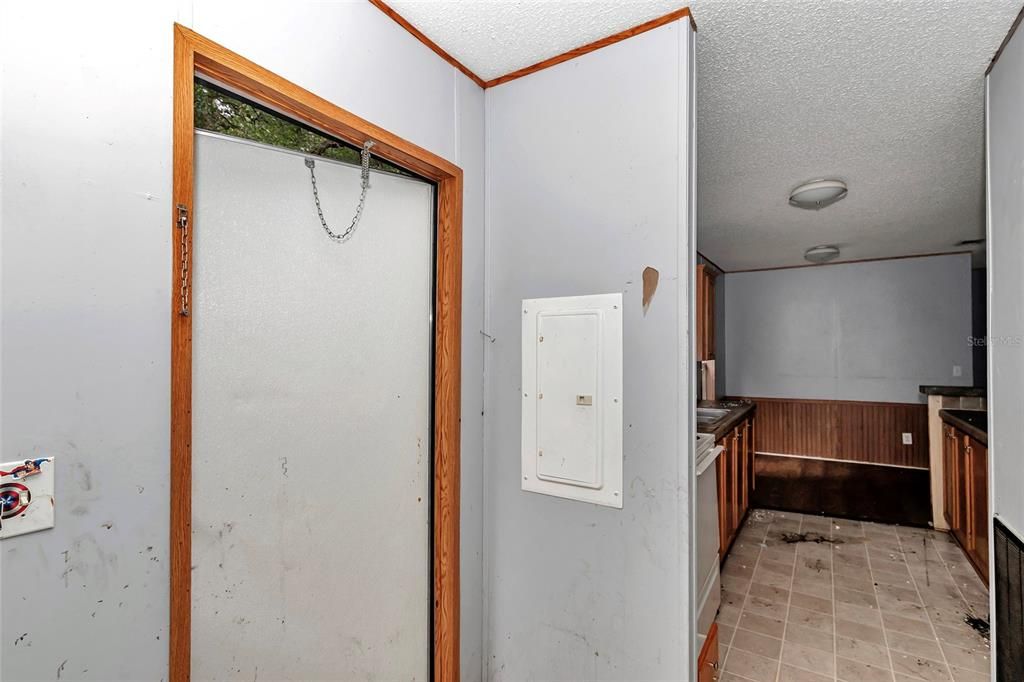 For Sale: $399,900 (6 beds, 4 baths, 2478 Square Feet)