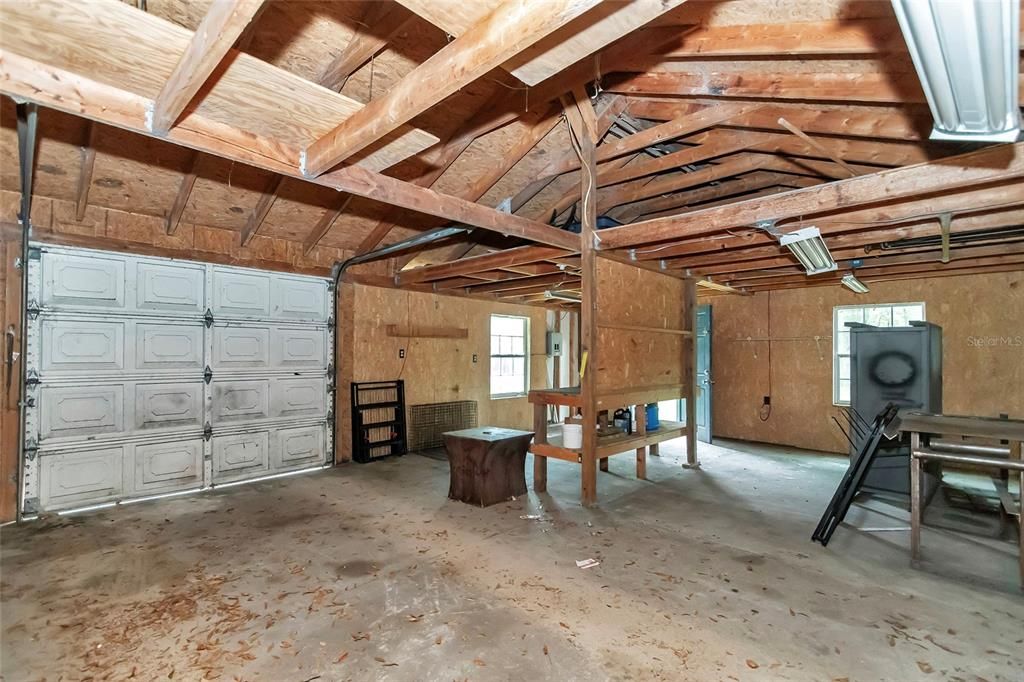 For Sale: $399,900 (6 beds, 4 baths, 2478 Square Feet)