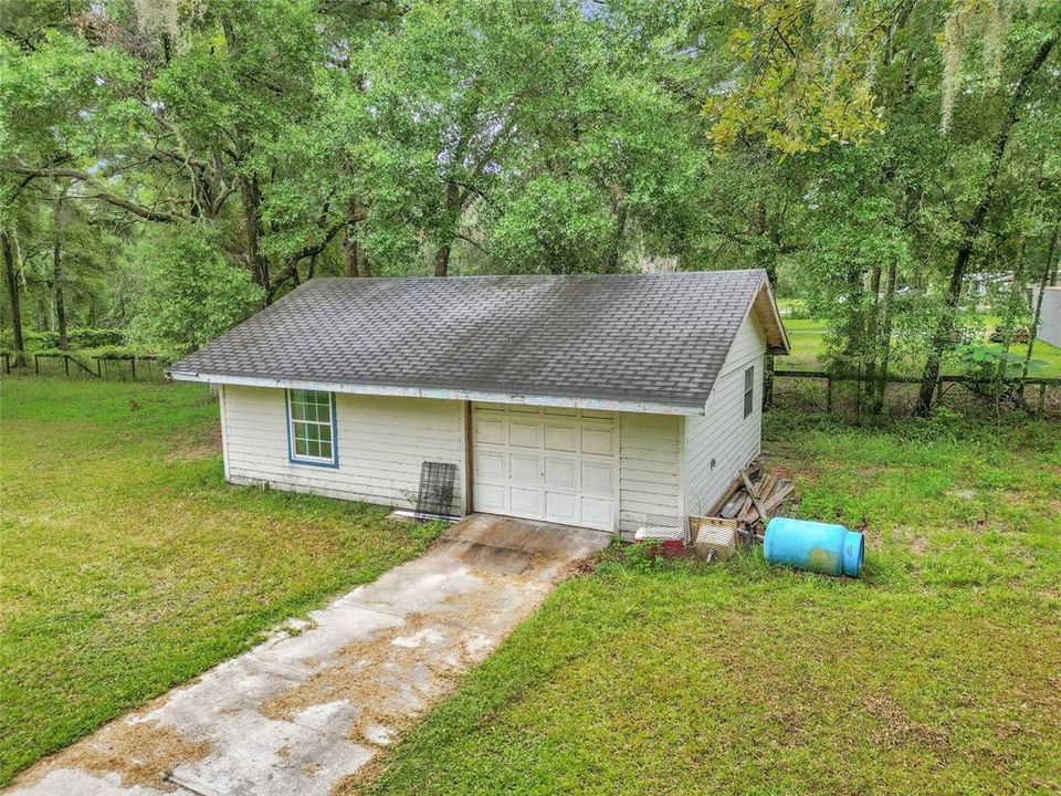 For Sale: $399,900 (6 beds, 4 baths, 2478 Square Feet)