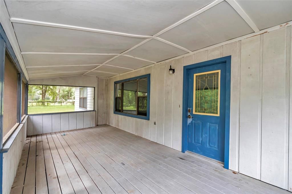 For Sale: $399,900 (6 beds, 4 baths, 2478 Square Feet)