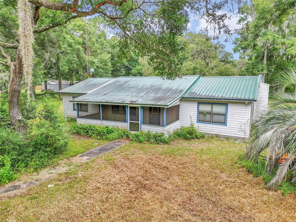 For Sale: $399,900 (6 beds, 4 baths, 2478 Square Feet)