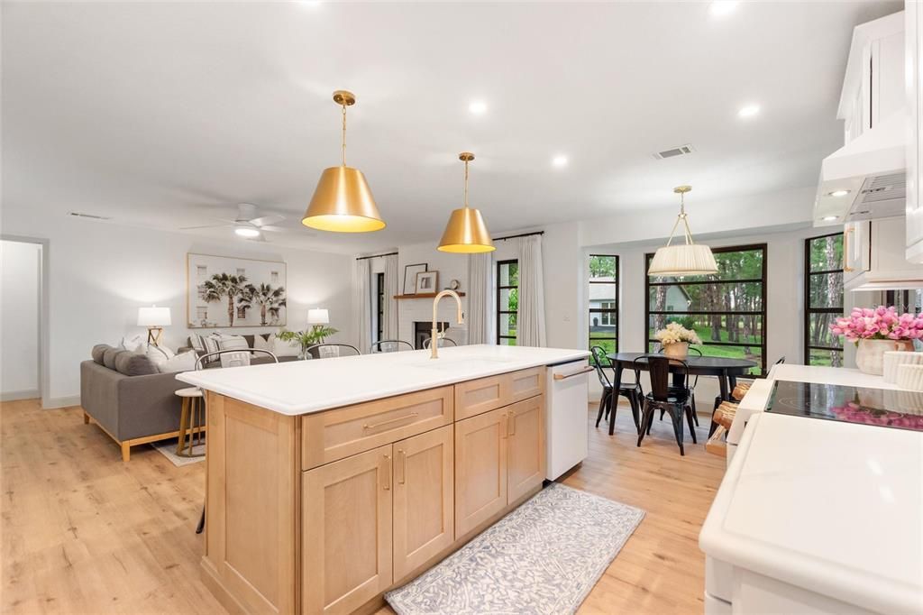 En Venta: $1,899,000 (5 camas, 3 baños, 3033 Pies cuadrados)