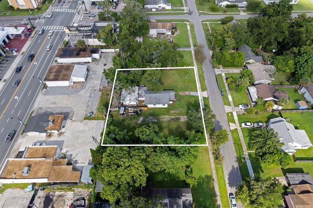 На продажу: $750,000 (0.45 acres)