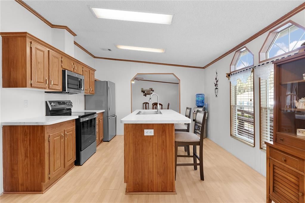 Active With Contract: $190,000 (3 beds, 2 baths, 1736 Square Feet)