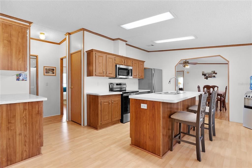 Active With Contract: $190,000 (3 beds, 2 baths, 1736 Square Feet)