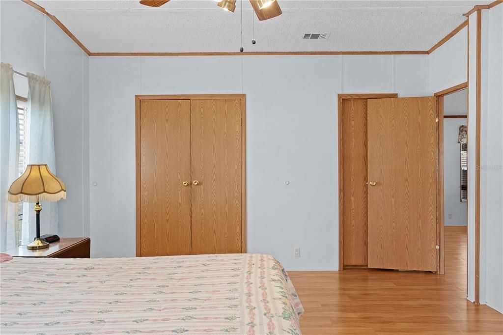 Active With Contract: $190,000 (3 beds, 2 baths, 1736 Square Feet)