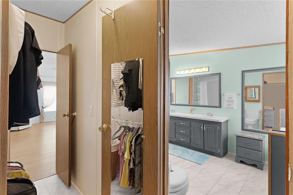 Active With Contract: $190,000 (3 beds, 2 baths, 1736 Square Feet)