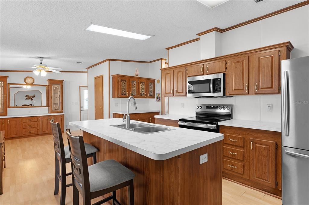 Active With Contract: $190,000 (3 beds, 2 baths, 1736 Square Feet)