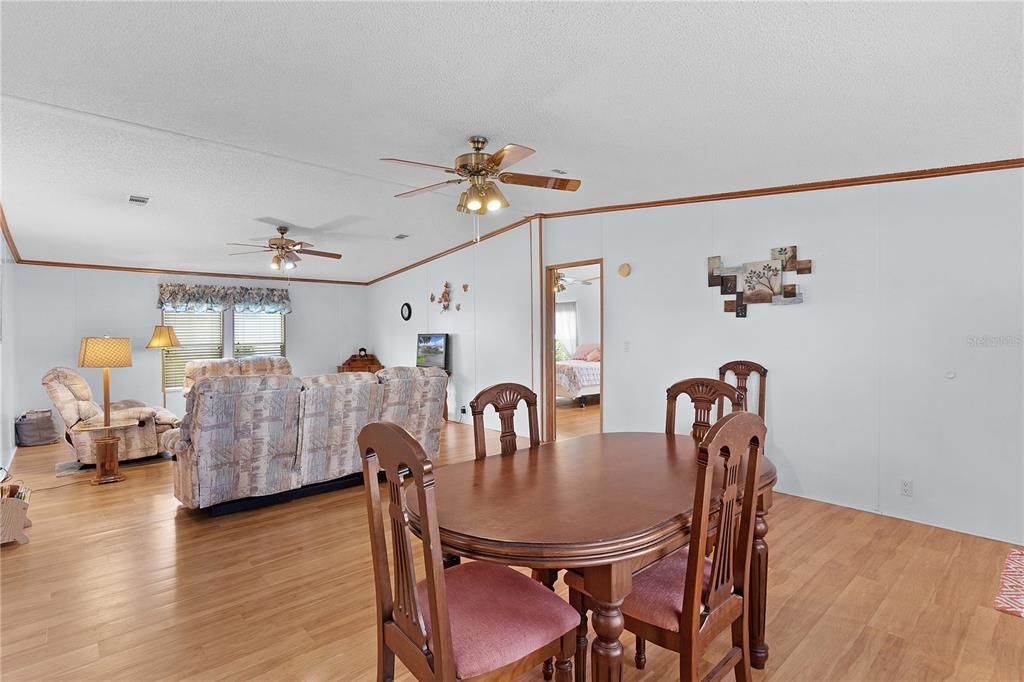 Active With Contract: $190,000 (3 beds, 2 baths, 1736 Square Feet)