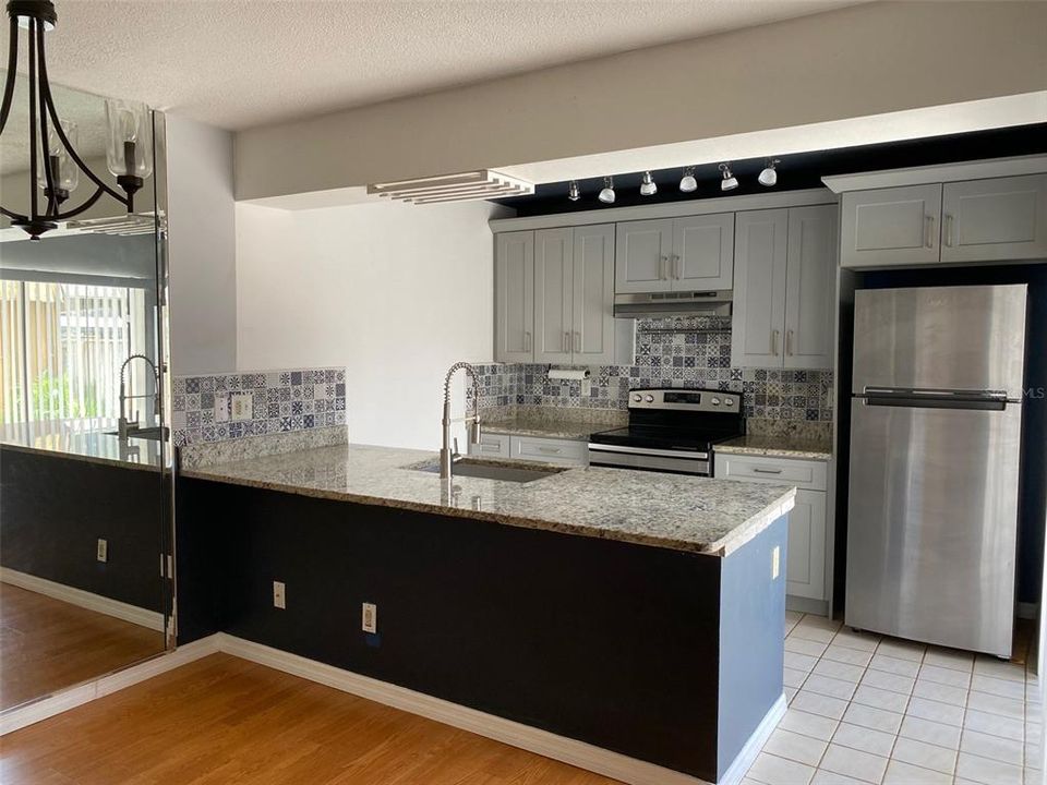 For Sale: $199,000 (2 beds, 2 baths, 1288 Square Feet)