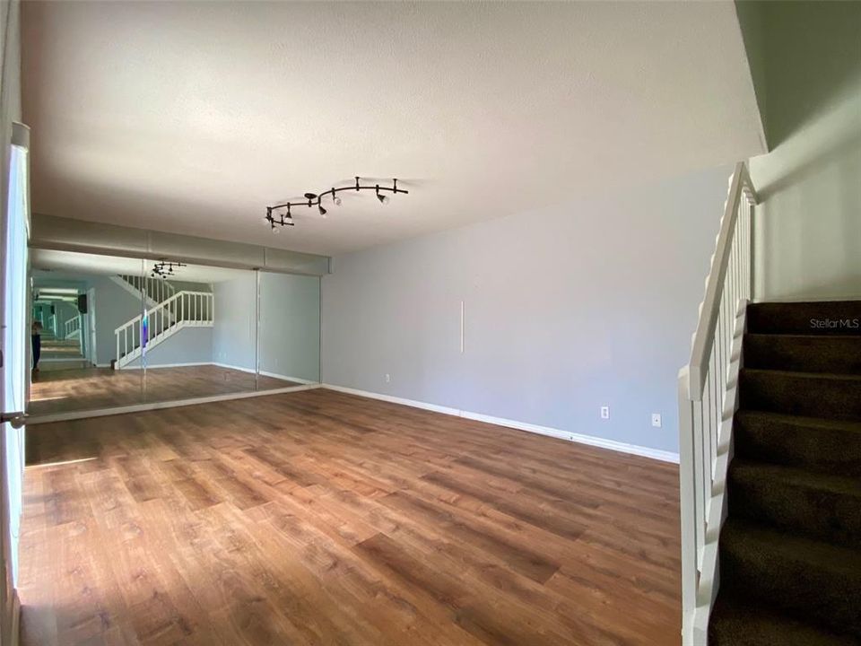 For Sale: $199,000 (2 beds, 2 baths, 1288 Square Feet)