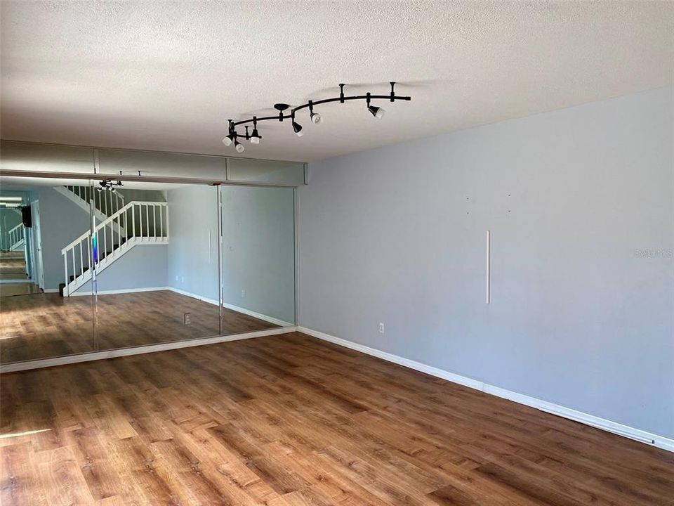 For Sale: $199,000 (2 beds, 2 baths, 1288 Square Feet)