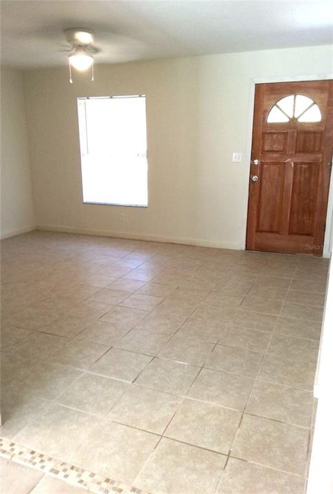 En Venta: $228,998 (3 camas, 1 baños, 1032 Pies cuadrados)