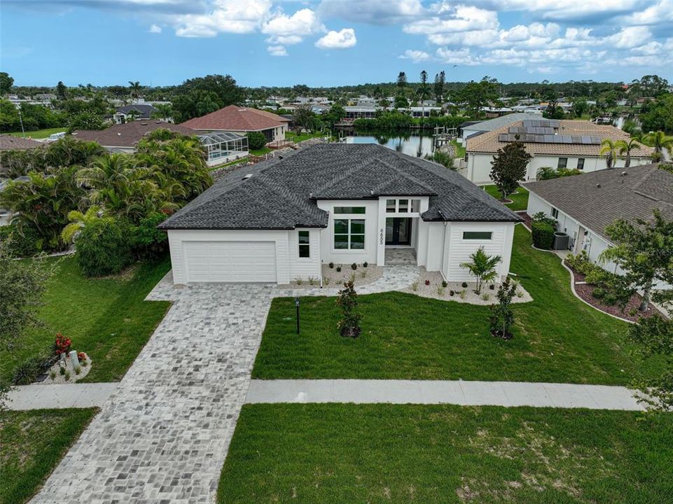 For Sale: $789,000 (3 beds, 2 baths, 2211 Square Feet)
