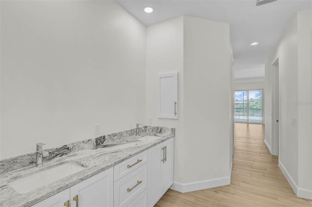 For Sale: $789,000 (3 beds, 2 baths, 2211 Square Feet)