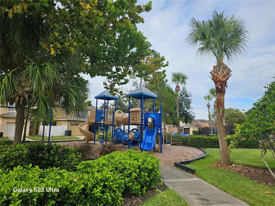 合同活跃: $2,175 (3 贝兹, 2 浴室, 1496 平方英尺)