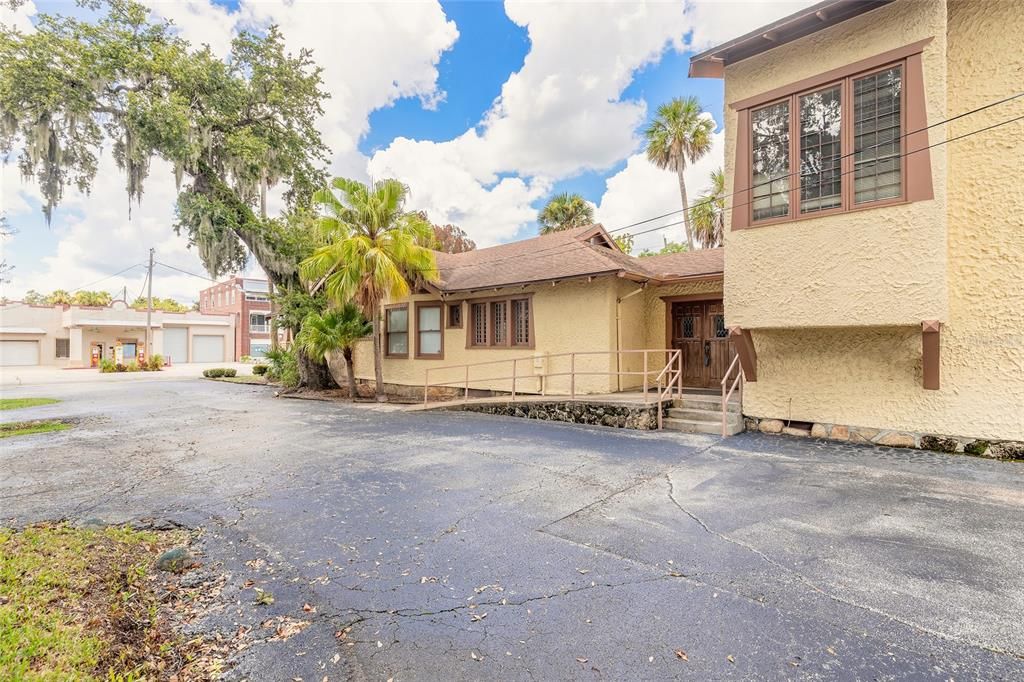 For Sale: $1,910,000 (0 beds, 0 baths, 6042 Square Feet)