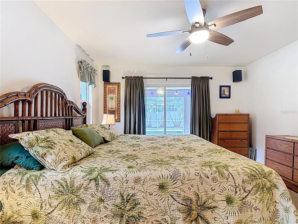 Под контрактом: $399,900 (3 спален, 2 ванн, 1914 Квадратных фут)