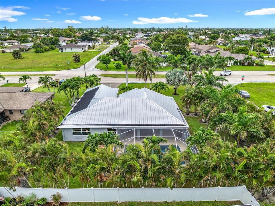 Под контрактом: $399,900 (3 спален, 2 ванн, 1914 Квадратных фут)