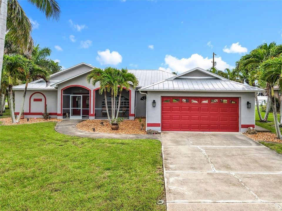 Под контрактом: $399,900 (3 спален, 2 ванн, 1914 Квадратных фут)