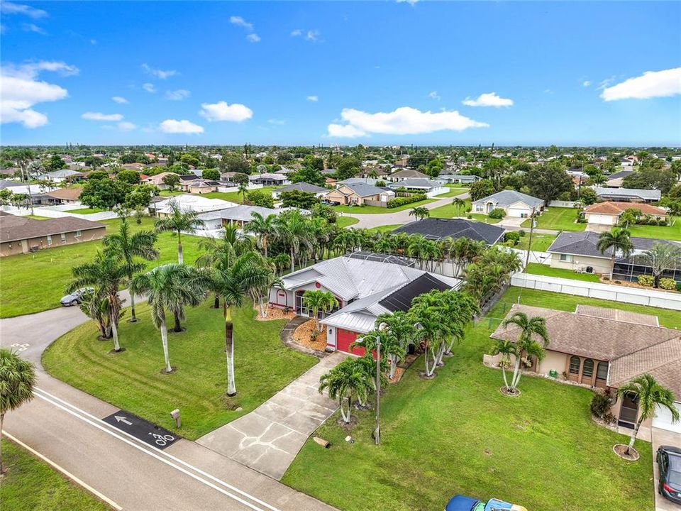 Под контрактом: $399,900 (3 спален, 2 ванн, 1914 Квадратных фут)