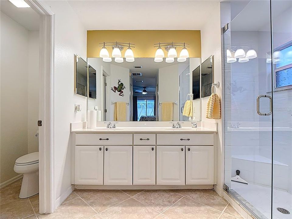 Под контрактом: $399,900 (3 спален, 2 ванн, 1914 Квадратных фут)