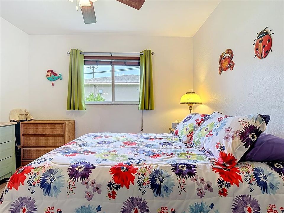 Под контрактом: $399,900 (3 спален, 2 ванн, 1914 Квадратных фут)