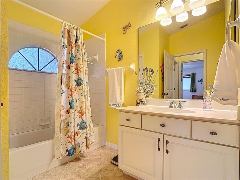 Под контрактом: $399,900 (3 спален, 2 ванн, 1914 Квадратных фут)