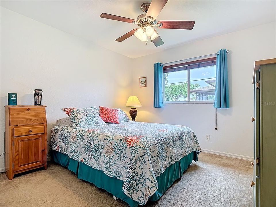 Под контрактом: $399,900 (3 спален, 2 ванн, 1914 Квадратных фут)