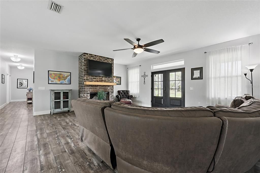 待售: $895,000 (6 贝兹, 3 浴室, 3188 平方英尺)