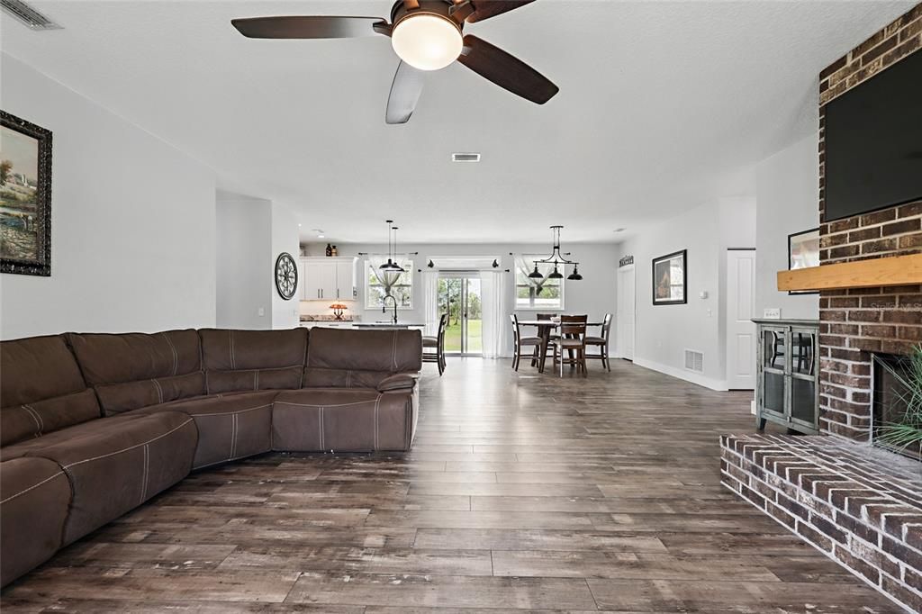 待售: $895,000 (6 贝兹, 3 浴室, 3188 平方英尺)