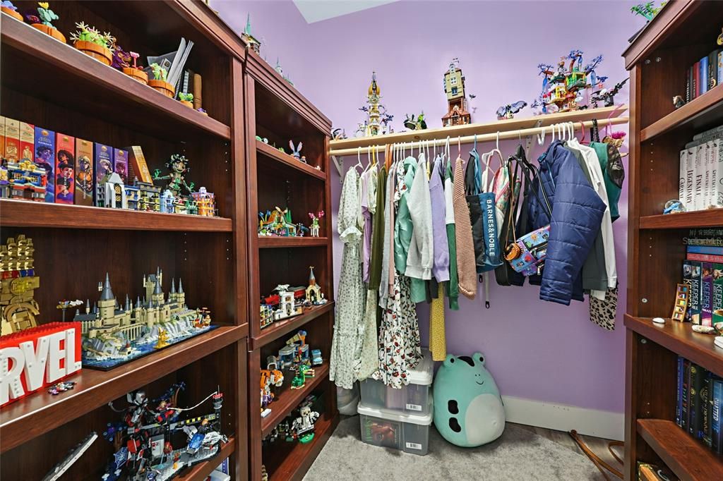 待售: $895,000 (6 贝兹, 3 浴室, 3188 平方英尺)