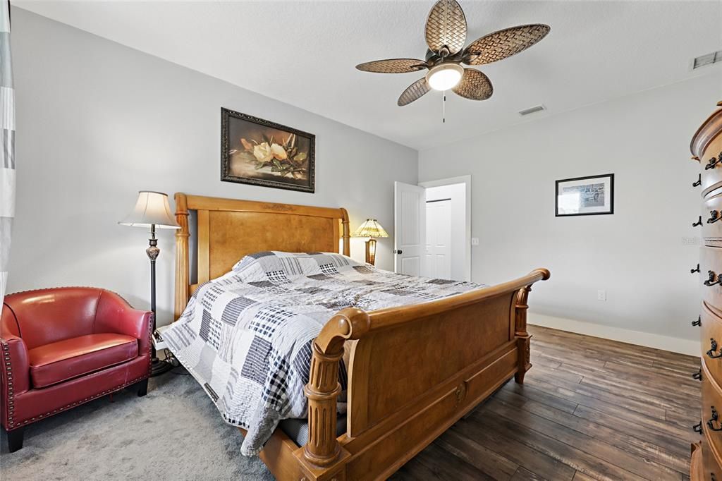 待售: $895,000 (6 贝兹, 3 浴室, 3188 平方英尺)