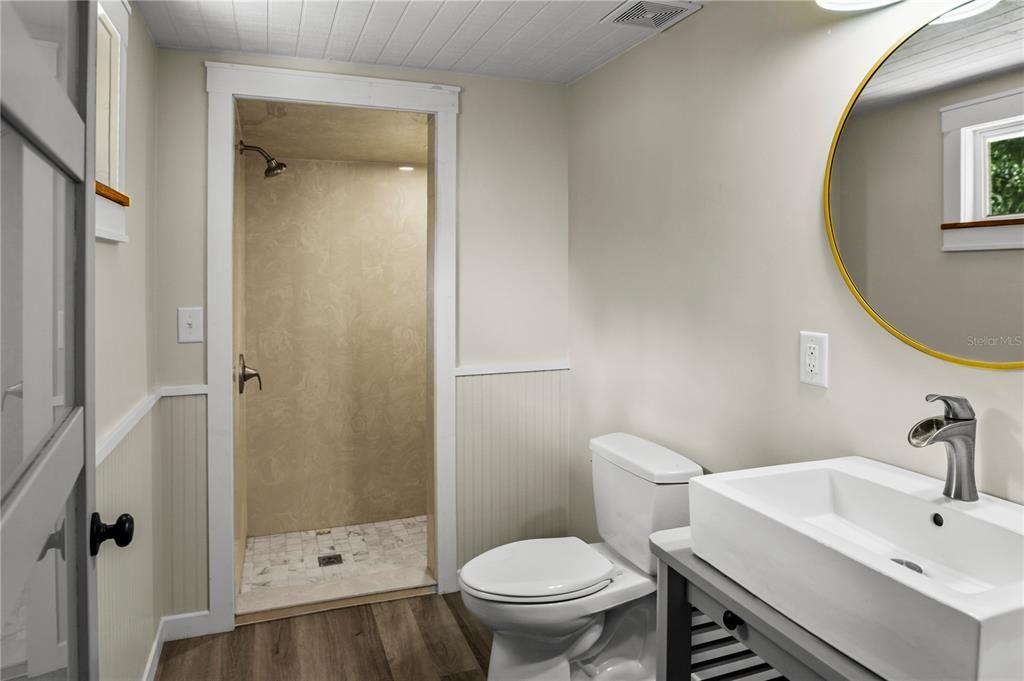 待售: $100,000 (1 贝兹, 1 浴室, 704 平方英尺)