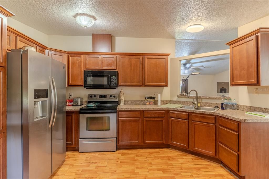 En Venta: $599,900 (6 camas, 4 baños, 2916 Pies cuadrados)