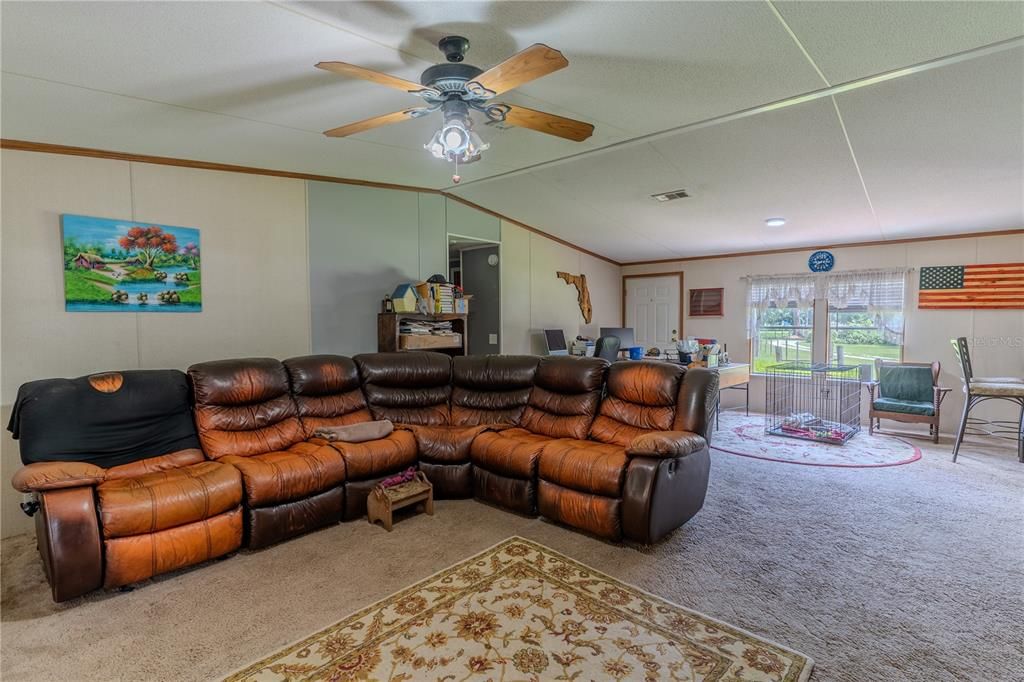 En Venta: $599,900 (6 camas, 4 baños, 2916 Pies cuadrados)