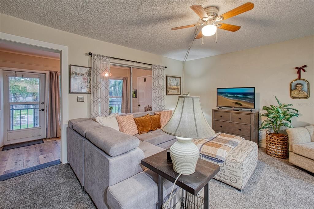 For Sale: $75,000 (1 beds, 1 baths, 538 Square Feet)