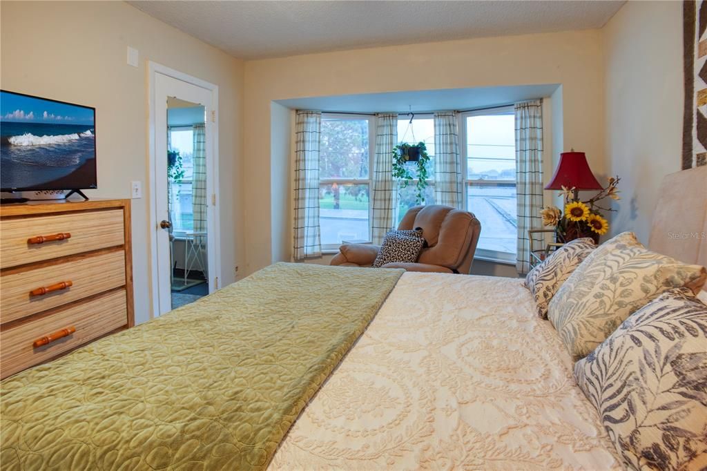 For Sale: $75,000 (1 beds, 1 baths, 538 Square Feet)