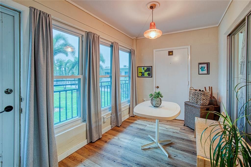 For Sale: $75,000 (1 beds, 1 baths, 538 Square Feet)