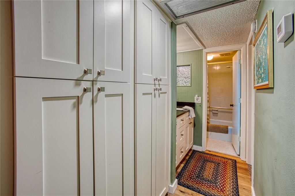 For Sale: $75,000 (1 beds, 1 baths, 538 Square Feet)