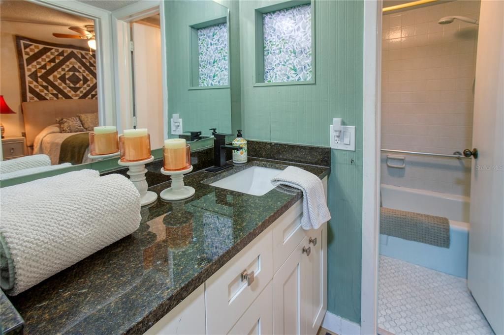 For Sale: $75,000 (1 beds, 1 baths, 538 Square Feet)