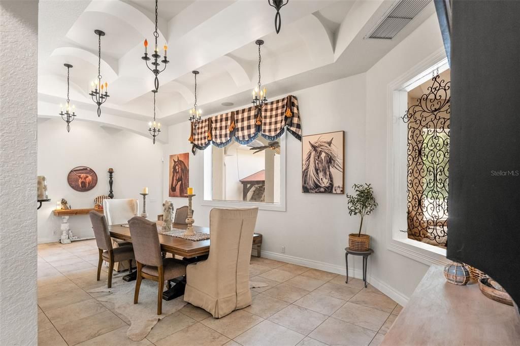 En Venta: $2,299,000 (6 camas, 5 baños, 6200 Pies cuadrados)