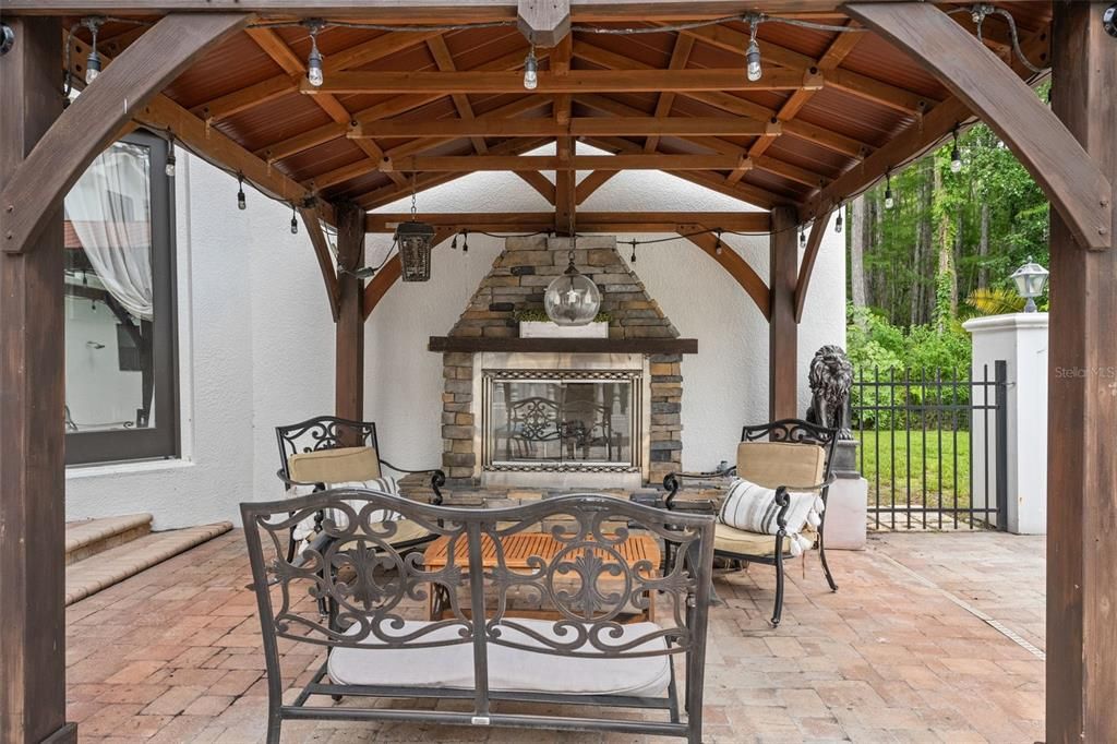 En Venta: $2,299,000 (6 camas, 5 baños, 6200 Pies cuadrados)