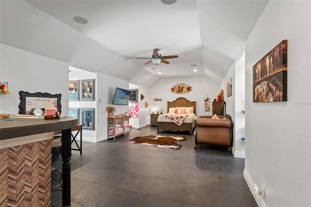 En Venta: $2,299,000 (6 camas, 5 baños, 6200 Pies cuadrados)