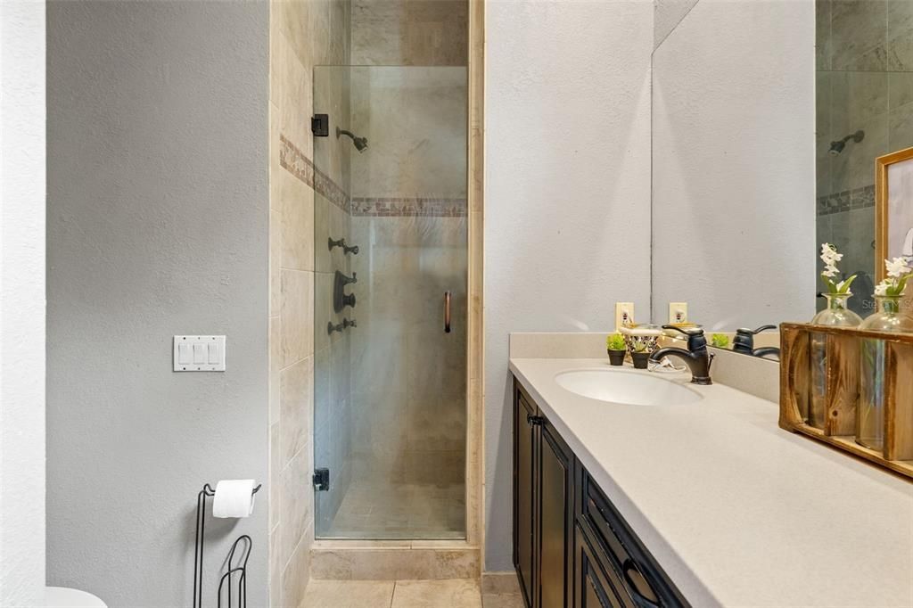 En Venta: $2,299,000 (6 camas, 5 baños, 6200 Pies cuadrados)