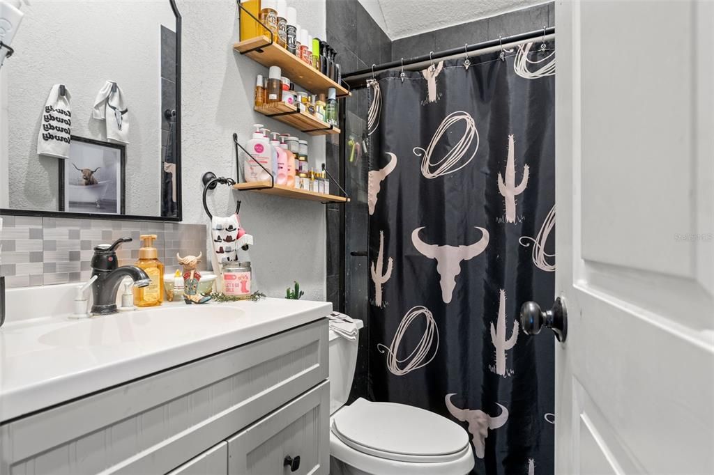 En Venta: $2,299,000 (6 camas, 5 baños, 6200 Pies cuadrados)