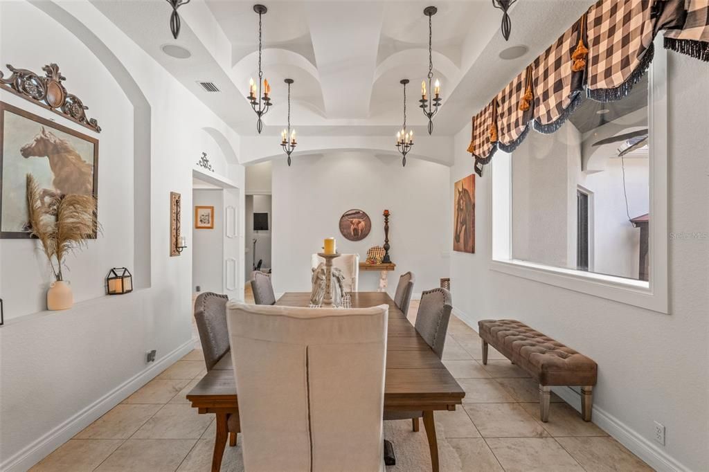 En Venta: $2,299,000 (6 camas, 5 baños, 6200 Pies cuadrados)