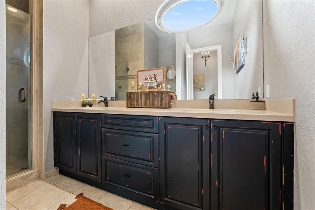 En Venta: $2,299,000 (6 camas, 5 baños, 6200 Pies cuadrados)